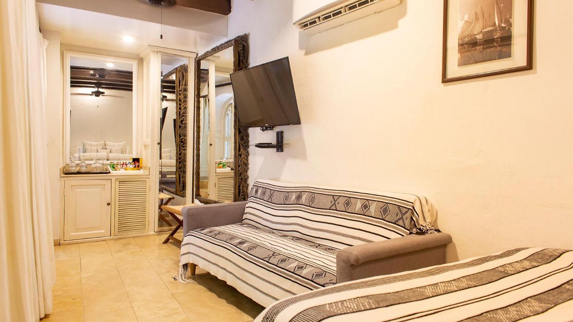 Leones De Alba Boutique Cartagena
